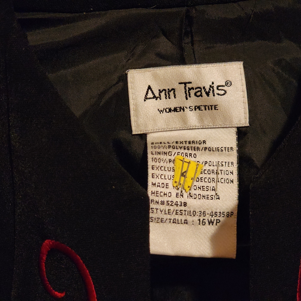 Vintage Ann Travis Black Collarless Blazer with Red Embroidery Size 16W Petite - Picture 9 of 15